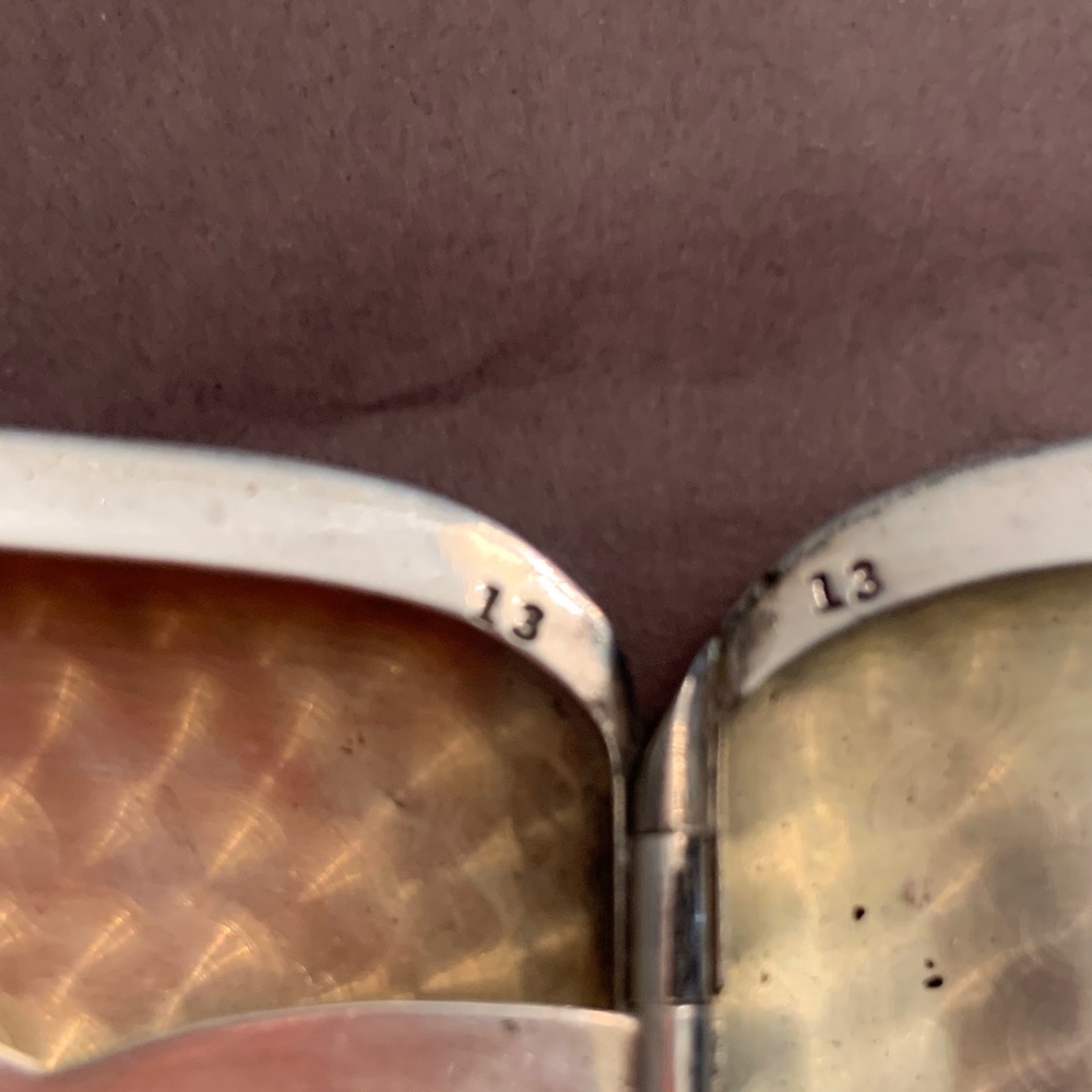 Silver Compact Case - Picture 5 of 6